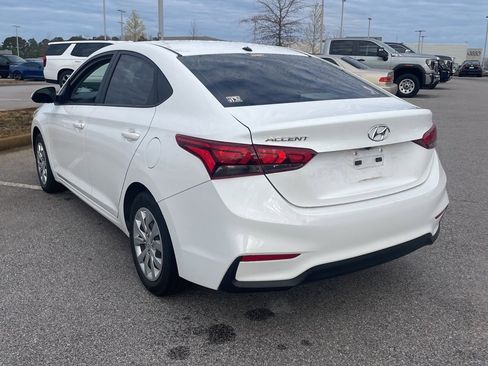 Used 2022 Hyundai Accent SE image 3