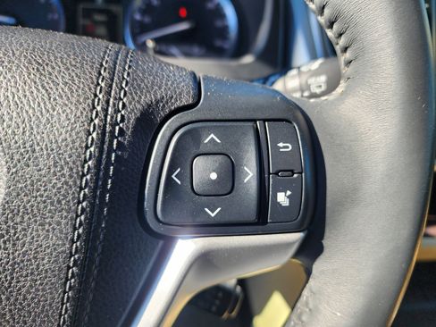 Used 2016 Toyota Highlander Limited image 30