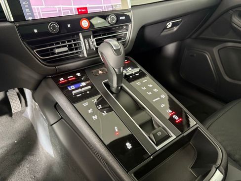 New 2025 Porsche Macan Turbo image 33