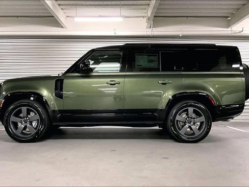 New 2026 Land Rover Defender 130 X-Dynamic SE image 3