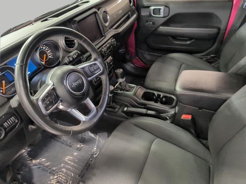 Used 2022 Jeep Wrangler Unlimited Sahara w/ Cold Weather Group AWD/4WD image 9