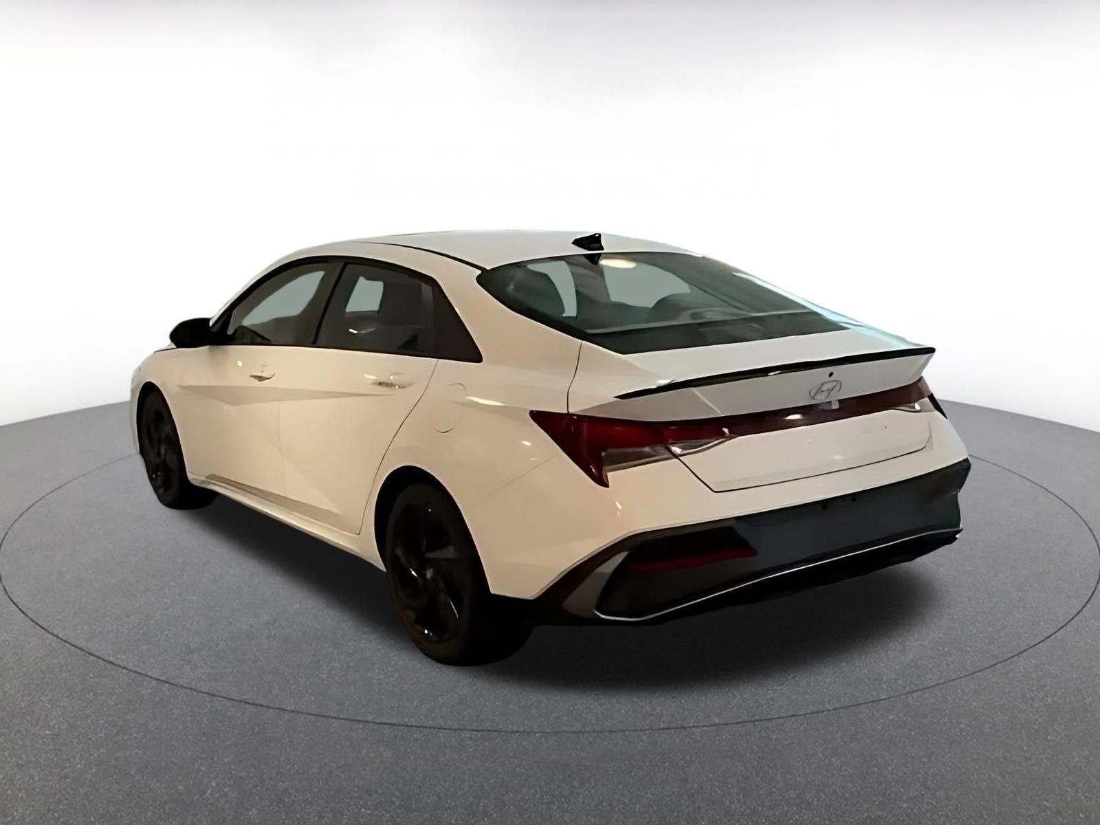 Used 2026 Hyundai Elantra Sport FWD image 6