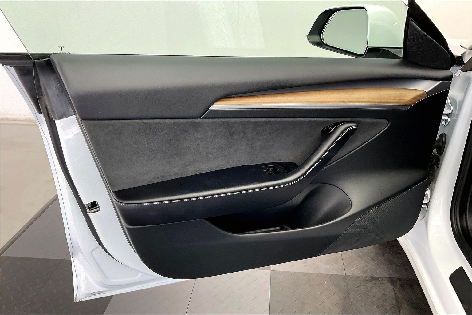 Used 2022 Tesla Model 3 Long Range AWD/4WD image 25