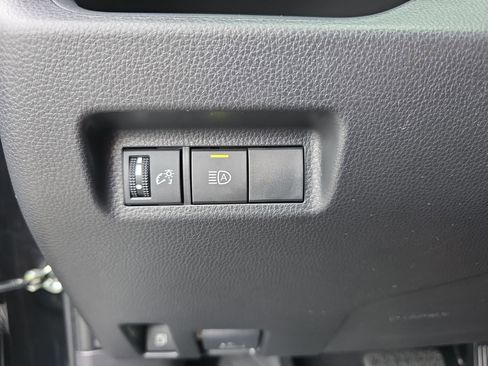 Used 2024 Toyota RAV4 XLE AWD/4WD image 25