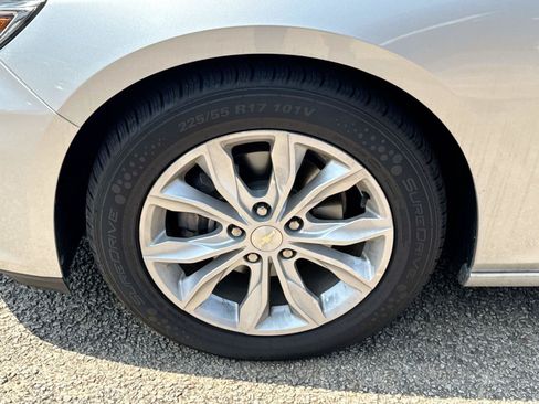 Used 2019 Chevrolet Malibu LT w/ Driver Confidence Package II FWD image 9