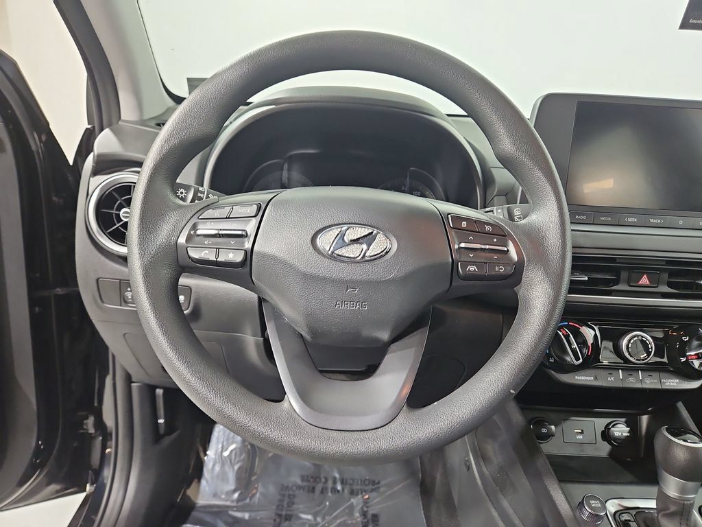 Used 2023 Hyundai Kona SE AWD/4WD image 15