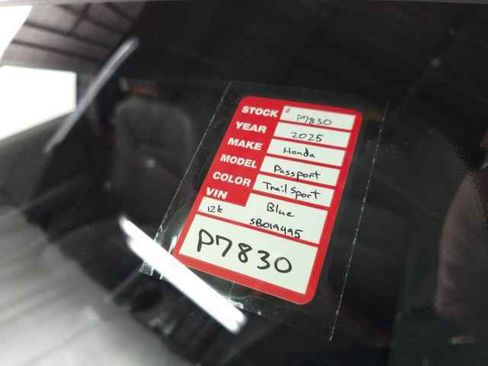 Used 2025 Honda Passport TrailSport image 38
