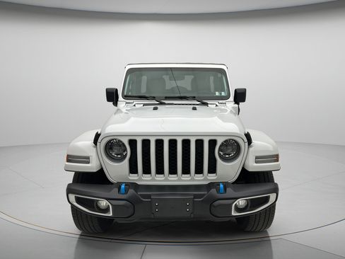 Used 2023 Jeep Wrangler Unlimited Sahara w/ Cold Weather Group AWD/4WD image 2