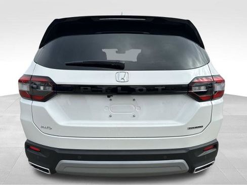 New 2025 Honda Pilot Touring image 20