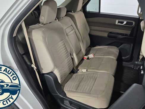 Used 2020 Ford Explorer XLT w/ Comfort Package AWD/4WD image 34