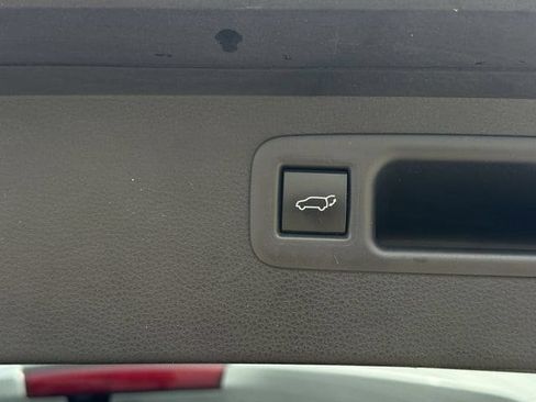Used 2023 Toyota Highlander XLE FWD image 36