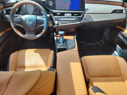 Used 2022 Lexus ES 350 Ultra Luxury w/ Accessory Package 2 FWD image 13