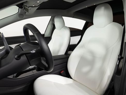 Used 2018 Tesla Model 3 Long Range image 17