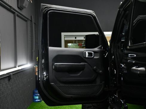 Used 2021 Jeep Gladiator Sport w/ Trailer Tow Package AWD/4WD image 19