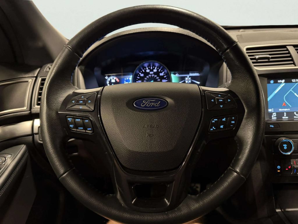 Used 2018 Ford Explorer XLT w/ Equipment Group 202A AWD/4WD image 42