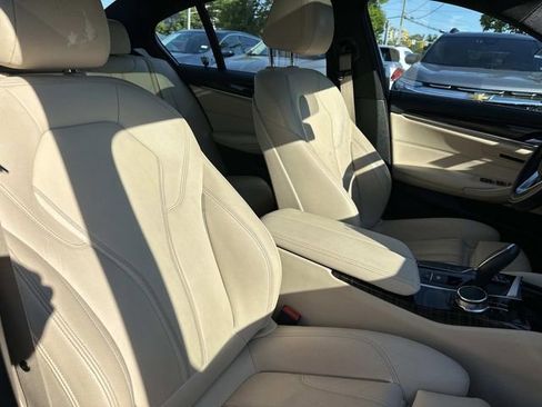 Used 2019 BMW 530i xDrive w/ Premium Package AWD/4WD image 10