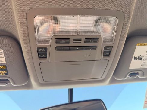 Used 2014 Toyota Highlander XLE image 26