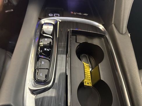 Used 2024 Buick Enclave Premium image 31