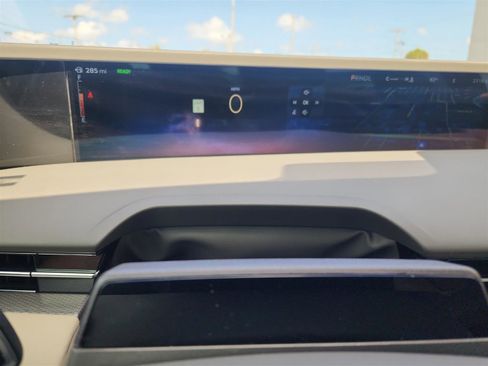 New 2025 Lincoln Nautilus Premier w/ Equipment Group 102A image 24