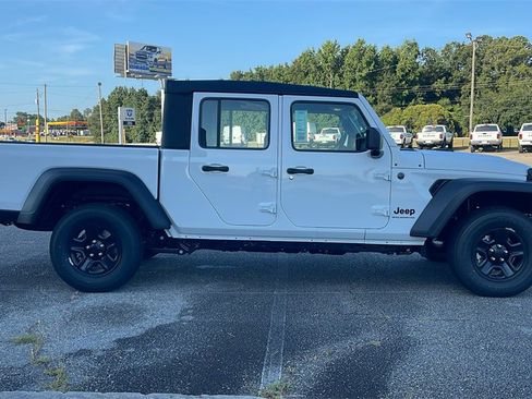 New 2025 Jeep Gladiator Sport image 8
