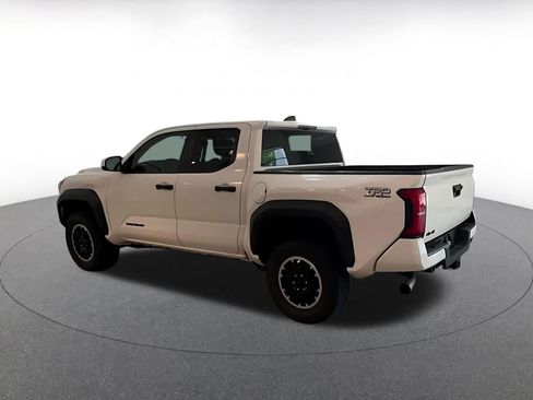 Used 2025 Toyota Tacoma TRD Off-Road AWD/4WD image 9