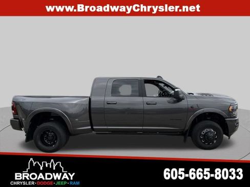 Used 2024 RAM 3500 Limited AWD/4WD image 5
