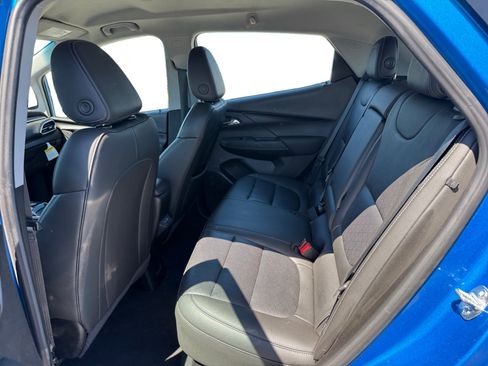 Used 2023 Chevrolet Bolt LT w/ Infotainment Package FWD image 16
