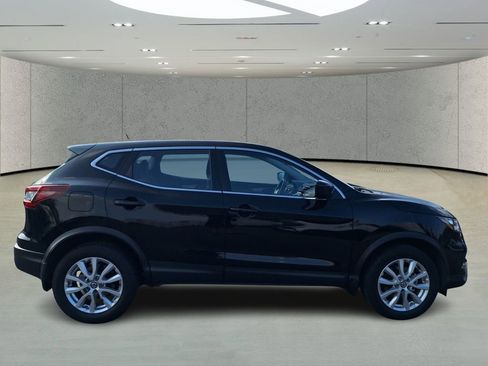 Used 2021 Nissan Rogue Sport S image 6
