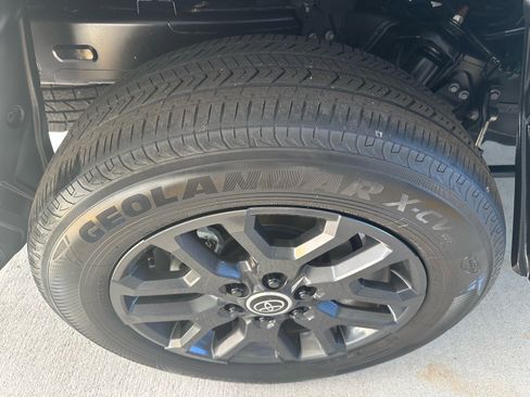 Used 2024 Toyota Tundra Platinum AWD/4WD image 13