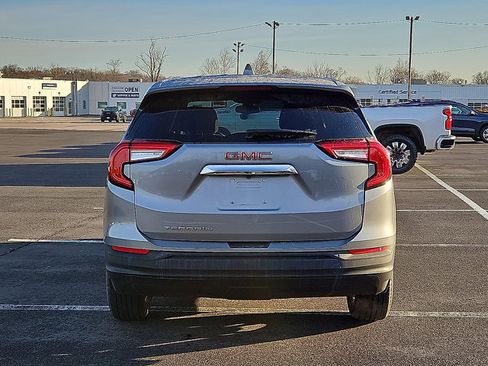 Used 2024 GMC Terrain SLE image 5