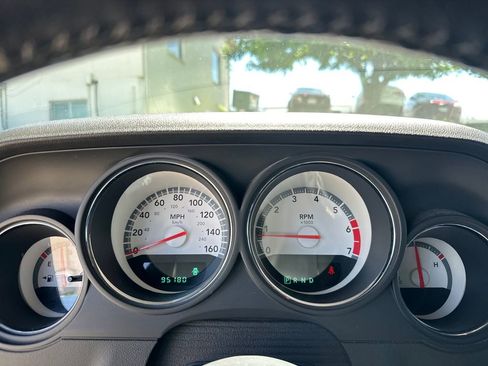 Used 2009 Dodge Challenger R/T RWD image 17