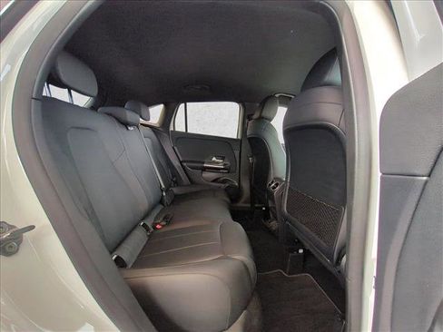 Used 2021 Mercedes-Benz GLA 250 4MATIC image 19