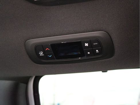 New 2026 Chrysler Pacifica Select image 34