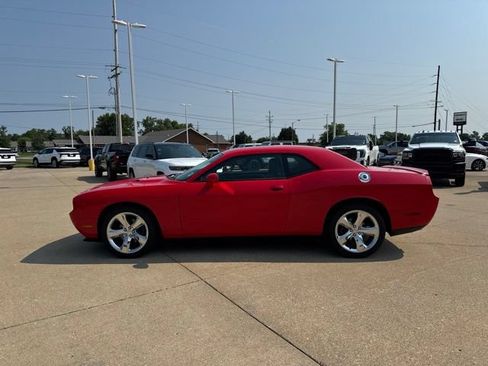 Used 2014 Dodge Challenger SXT Plus RWD image 4