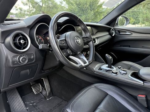 Used 2022 Alfa Romeo Stelvio Ti image 19