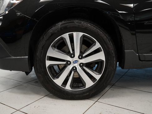Used 2018 Subaru Outback 3.6R Limited image 17