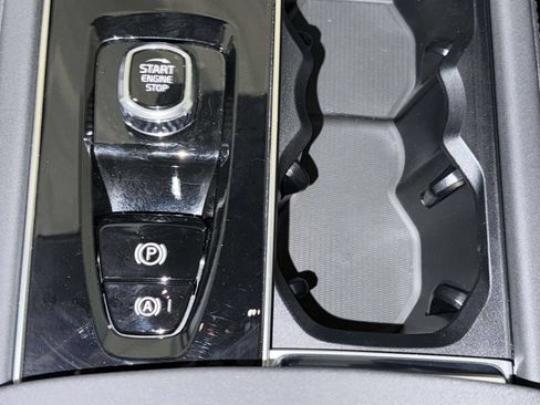 Used 2025 Volvo XC90 T8 Plus w/ Protection Package Premier AWD/4WD image 22