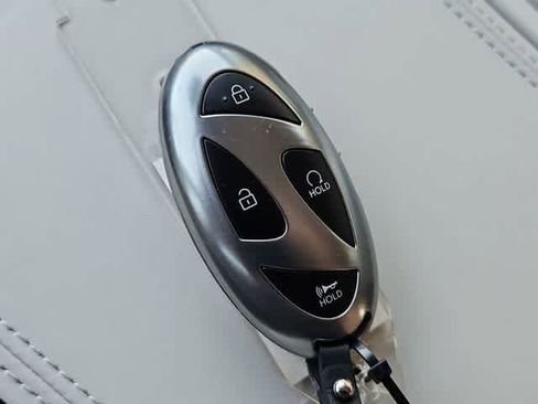 Certified 2025 Hyundai Santa Fe Limited image 37