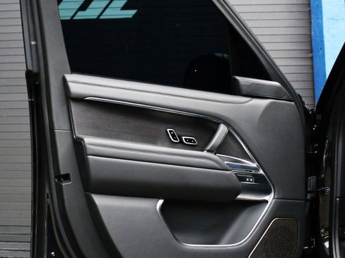 Used 2023 Land Rover Range Rover Long Wheelbase First Edition image 20