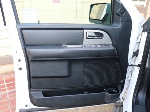 Used 2015 Ford Expedition XLT AWD/4WD image 14