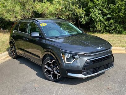 Used 2023 Kia Niro EX Touring