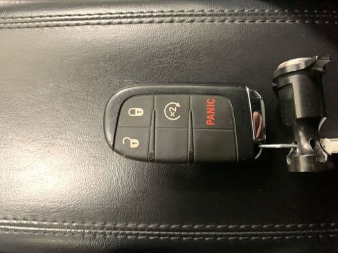 Used 2025 Jeep Compass Limited AWD/4WD image 29
