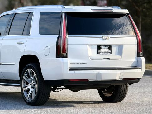 Used 2016 Cadillac Escalade Luxury image 47