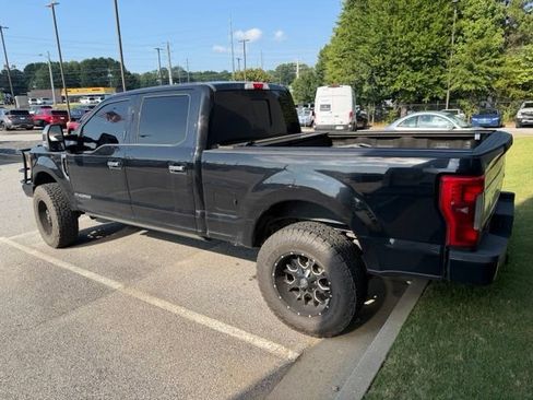 Used 2017 Ford F250 Platinum w/ Platinum Ultimate Package AWD/4WD image 3