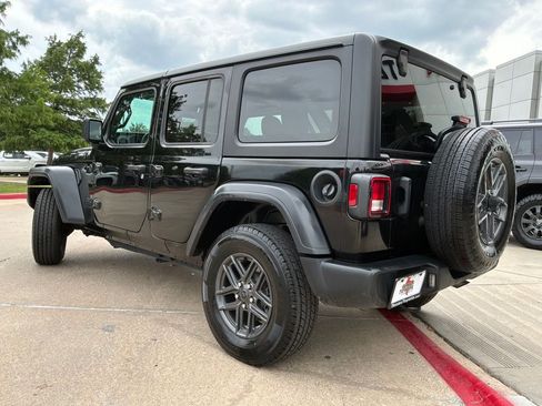 Used 2025 Jeep Wrangler Unlimited Sport AWD/4WD image 8