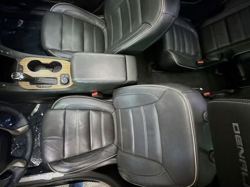 Used 2017 GMC Acadia Denali w/ Technology Package FWD image 25