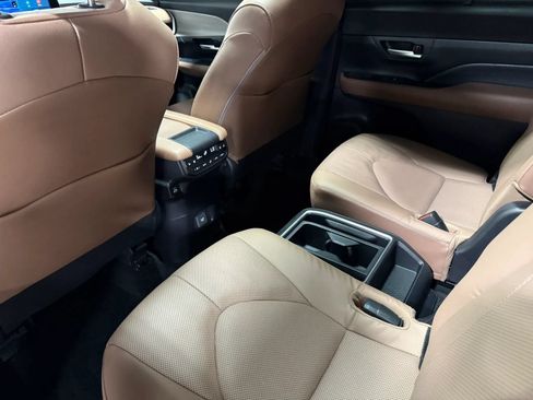 Used 2024 Toyota Grand Highlander AWD image 48