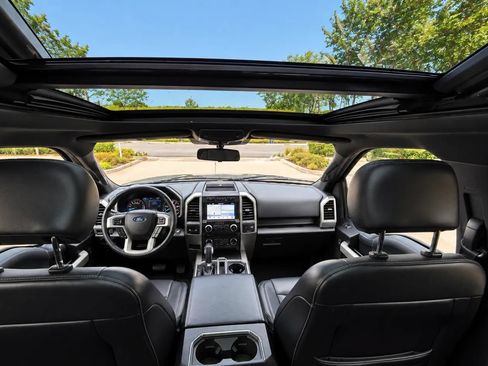 Used 2018 Ford F150 Lariat w/ Equipment Group 502A Luxury RWD image 21