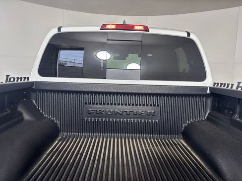 Used 2025 Nissan Frontier PRO-4X AWD/4WD image 24