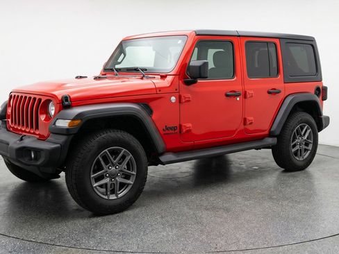 Used 2025 Jeep Wrangler Unlimited Sport AWD/4WD image 3
